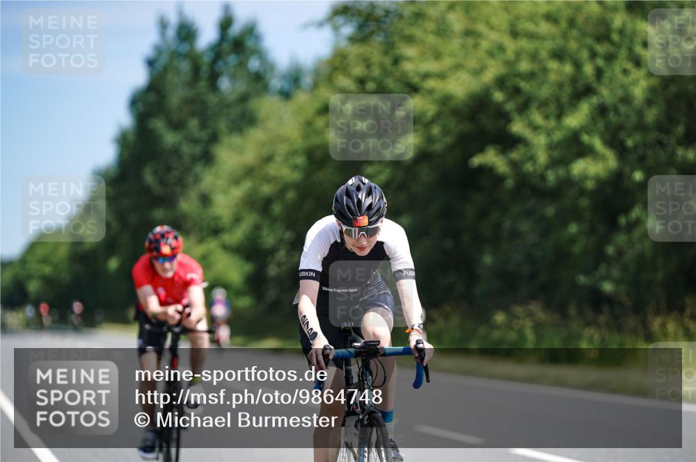 21.06.2026 - Viking Triathlon Michael Burmester http://msf.ph/oto/9864748 21.06.2026 11:50:17 Radfahren 33, 76, 92, 151, 152, 244, 272, 297, 297, 300, 333, 351, 414, 519, 557, 574, 614, 633, 641 meine-sportfotos.de