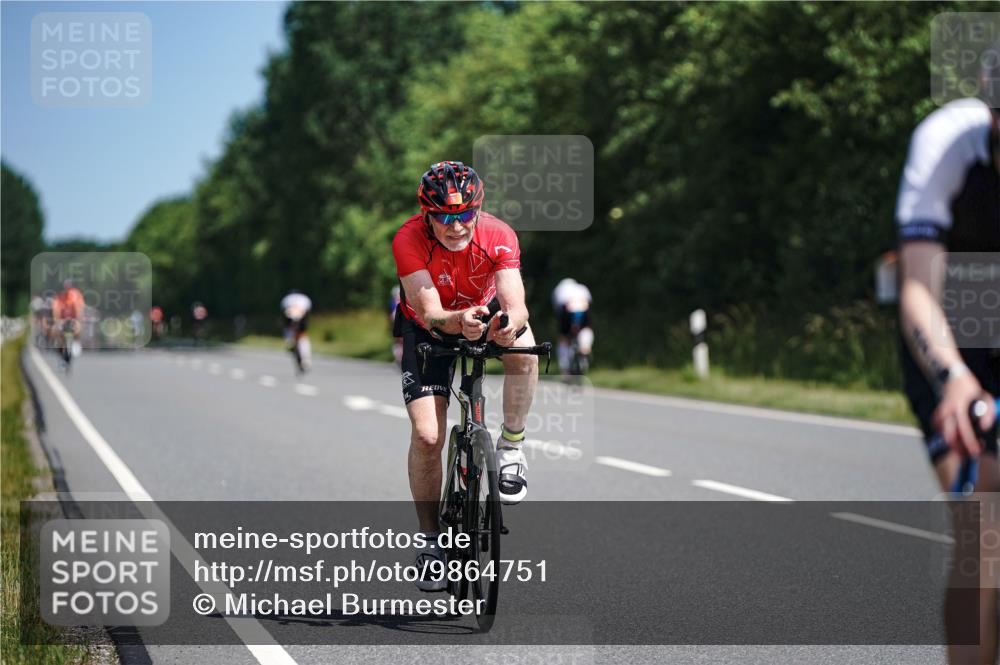 21.06.2026 - Viking Triathlon Michael Burmester http://msf.ph/oto/9864751 21.06.2026 11:50:18 Radfahren 33, 76, 92, 151, 152, 244, 272, 297, 297, 300, 351, 414, 519, 557, 574, 614, 633, 641 meine-sportfotos.de