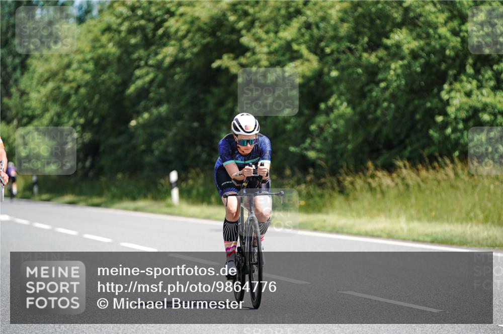 21.06.2026 - Viking Triathlon Michael Burmester http://msf.ph/oto/9864776 21.06.2026 11:50:30 Radfahren 33, 76, 88, 92, 107, 151, 174, 229, 272, 297, 351, 376, 385, 414, 422, 512, 557, 574, 618, 641, 641 meine-sportfotos.de