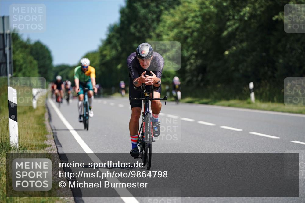 21.06.2026 - Viking Triathlon Michael Burmester http://msf.ph/oto/9864798 21.06.2026 11:50:35 Radfahren 33, 88, 92, 106, 107, 151, 174, 195, 229, 351, 376, 385, 414, 422, 512, 557, 574, 618, 641, 641 meine-sportfotos.de
