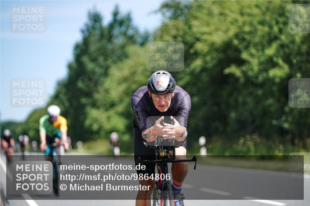21.06.2026 - Viking Triathlon Michael Burmester http://msf.ph/oto/9864806 21.06.2026 11:50:36 Radfahren 33, 88, 92, 106, 107, 151, 174, 195, 229, 351, 376, 385, 414, 422, 512, 557, 574, 618, 641, 641, 647 meine-sportfotos.de