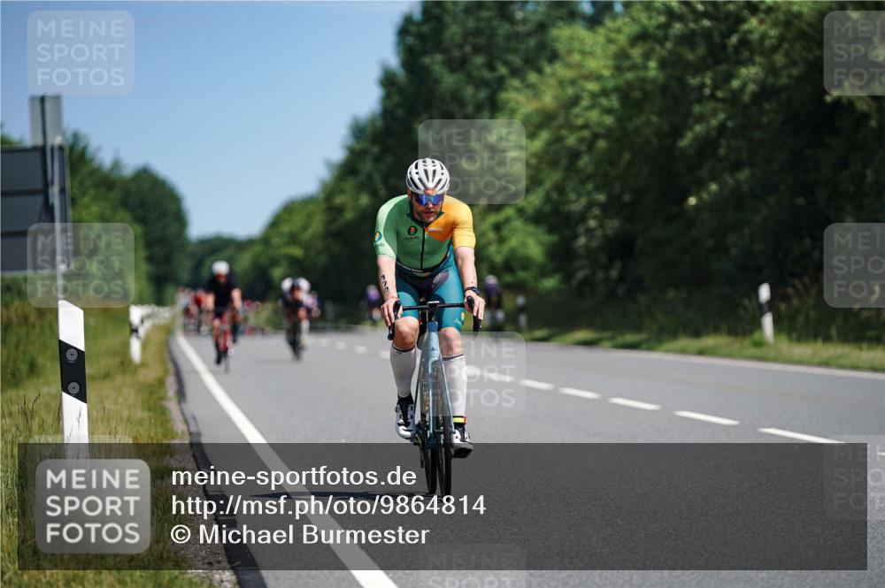 21.06.2026 - Viking Triathlon Michael Burmester http://msf.ph/oto/9864814 21.06.2026 11:50:37 Radfahren 33, 88, 92, 106, 107, 151, 174, 195, 229, 351, 376, 385, 414, 422, 512, 557, 574, 618, 641, 641, 647 meine-sportfotos.de
