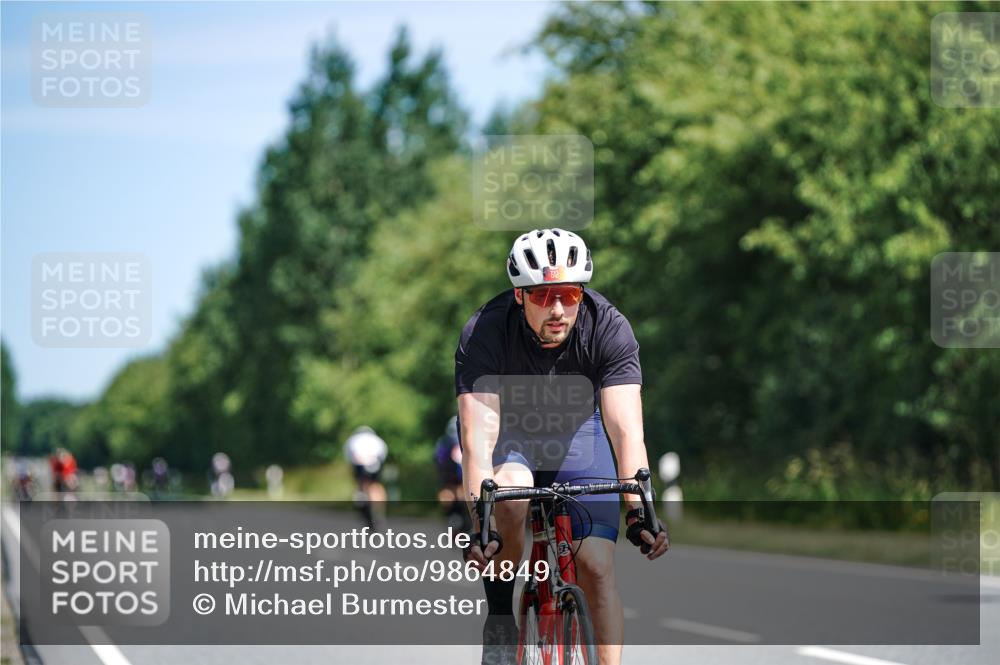 21.06.2026 - Viking Triathlon Michael Burmester http://msf.ph/oto/9864849 21.06.2026 11:50:43 Radfahren 88, 92, 106, 107, 174, 195, 229, 376, 385, 422, 512, 574, 618, 641, 647 meine-sportfotos.de