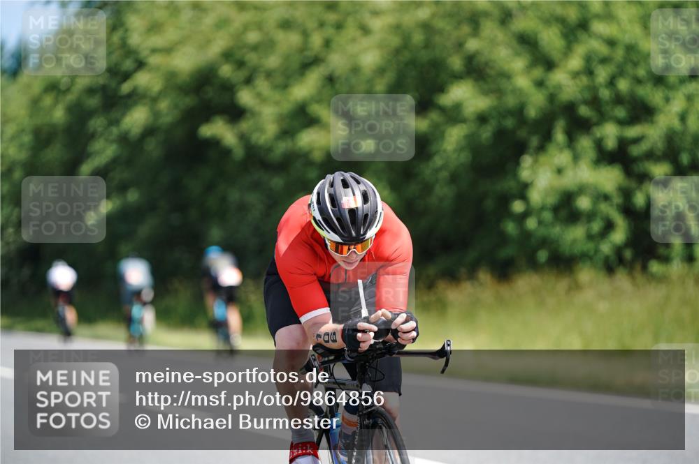 21.06.2026 - Viking Triathlon Michael Burmester http://msf.ph/oto/9864856 21.06.2026 11:50:53 Radfahren 88, 106, 106, 195, 413, 512, 564, 590, 641, 647, 647 meine-sportfotos.de