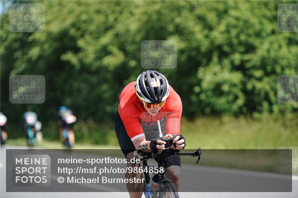 21.06.2026 - Viking Triathlon Michael Burmester http://msf.ph/oto/9864858 21.06.2026 11:50:54 Radfahren 88, 106, 106, 195, 413, 512, 564, 590, 641, 647, 647 meine-sportfotos.de