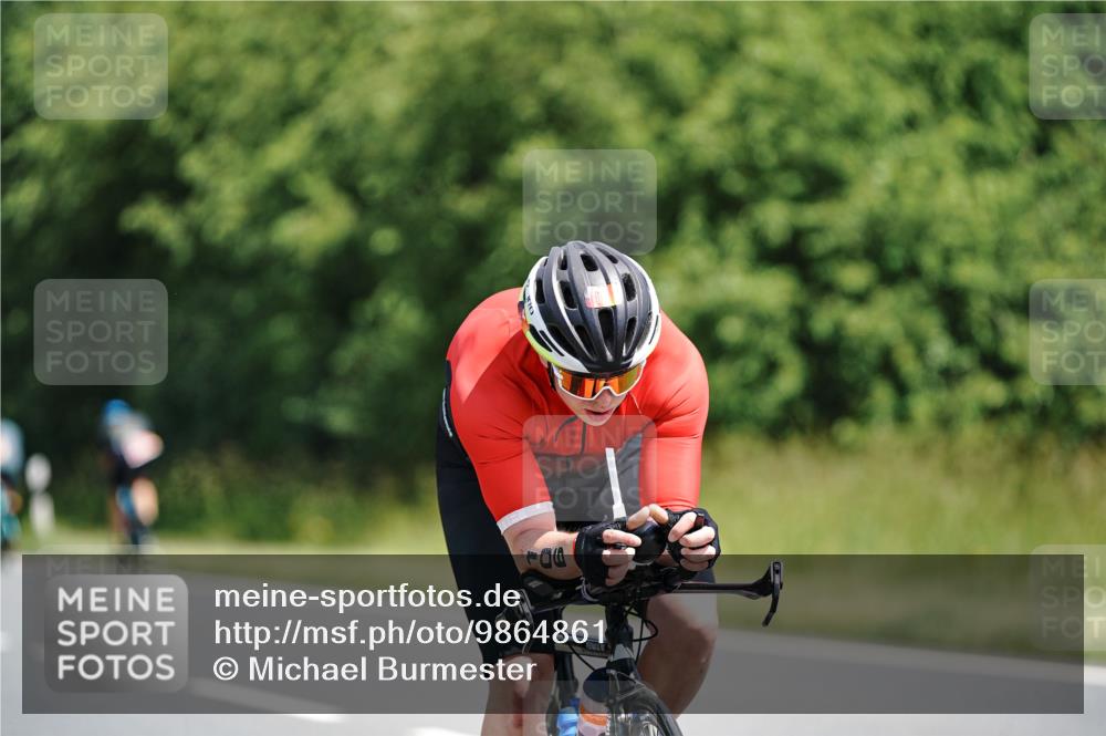 21.06.2026 - Viking Triathlon Michael Burmester http://msf.ph/oto/9864861 21.06.2026 11:50:54 Radfahren 88, 106, 106, 195, 413, 512, 564, 590, 641, 647, 647 meine-sportfotos.de