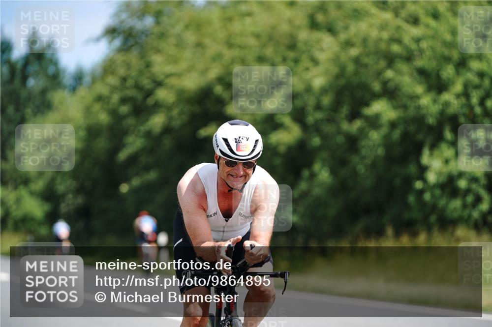 21.06.2026 - Viking Triathlon Michael Burmester http://msf.ph/oto/9864895 21.06.2026 11:51:36 Radfahren 22, 69, 248, 325, 377, 389, 403, 415, 461, 479, 497, 511, 521, 566, 626, 656 meine-sportfotos.de