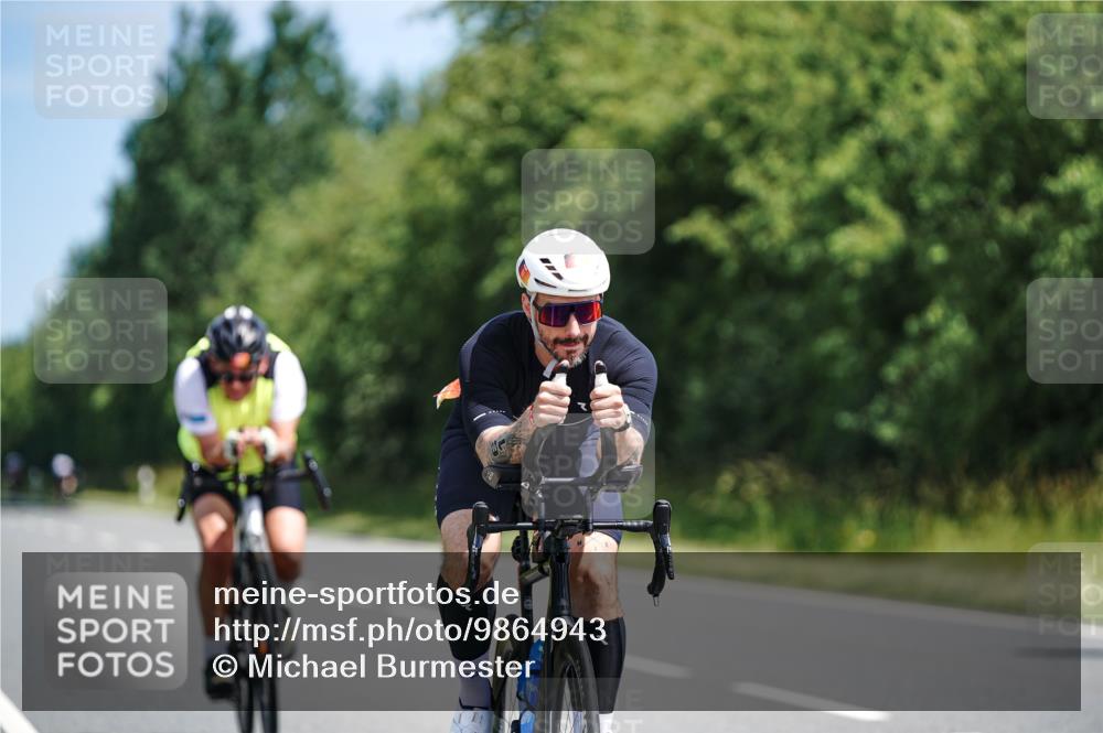 21.06.2026 - Viking Triathlon Michael Burmester http://msf.ph/oto/9864943 21.06.2026 11:52:03 Radfahren 61, 77, 80, 80, 141, 359, 410, 423, 491, 550, 636, 660 meine-sportfotos.de
