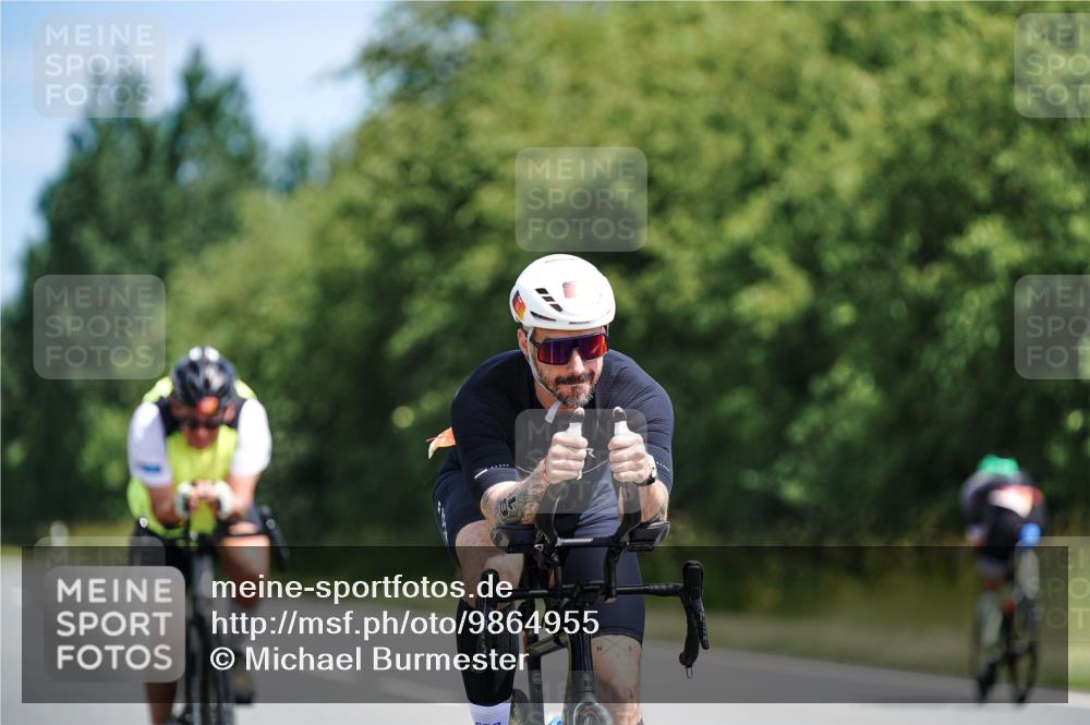 21.06.2026 - Viking Triathlon Michael Burmester http://msf.ph/oto/9864955 21.06.2026 11:52:03 Radfahren 61, 77, 80, 80, 141, 359, 410, 423, 491, 550, 636, 660 meine-sportfotos.de