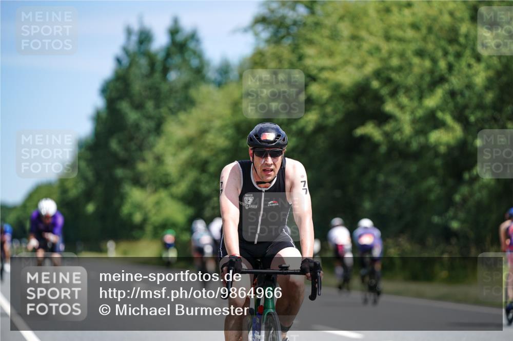 21.06.2026 - Viking Triathlon Michael Burmester http://msf.ph/oto/9864966 21.06.2026 11:52:10 Radfahren 61, 77, 80, 141, 410, 423, 491, 520, 550, 636, 660 meine-sportfotos.de