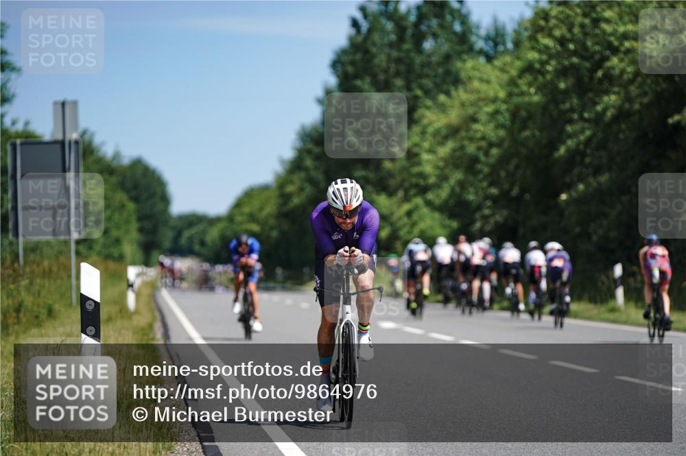 21.06.2026 - Viking Triathlon Michael Burmester http://msf.ph/oto/9864976 21.06.2026 11:52:12 Radfahren 61, 77, 80, 141, 410, 423, 491, 520, 550, 636, 660 meine-sportfotos.de