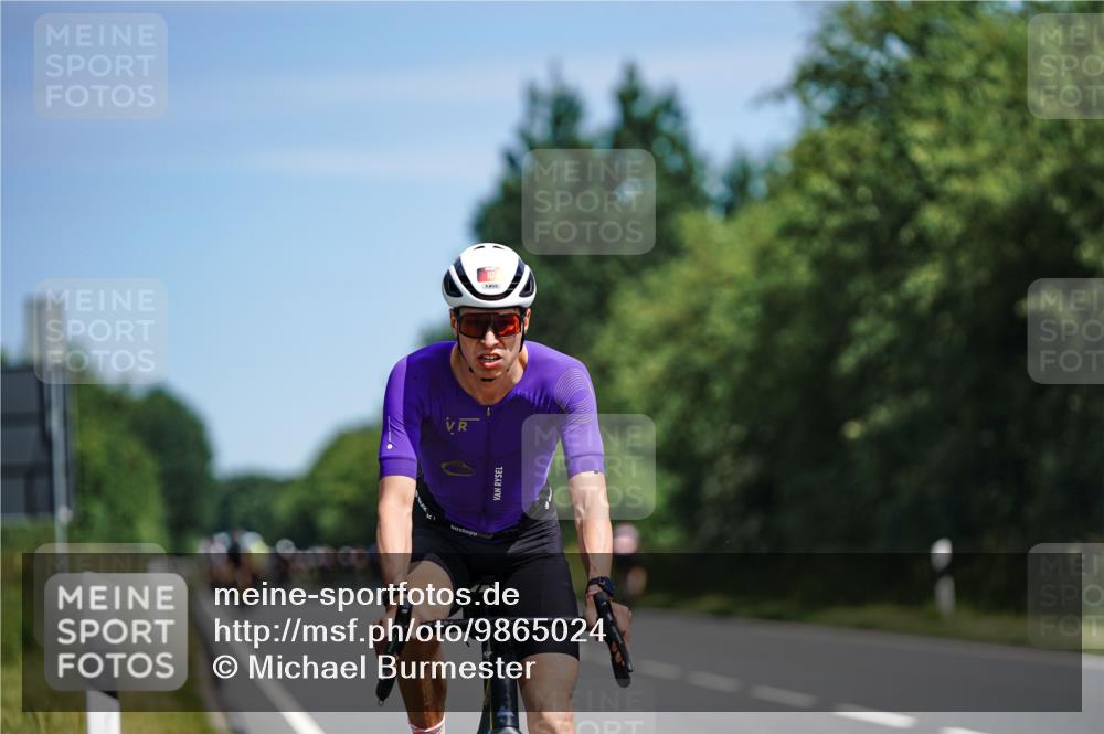 21.06.2026 - Viking Triathlon Michael Burmester http://msf.ph/oto/9865024 21.06.2026 11:52:38 Radfahren 27, 104, 109, 117, 135, 145, 180, 184, 233, 446, 452, 496, 500, 515, 516 meine-sportfotos.de