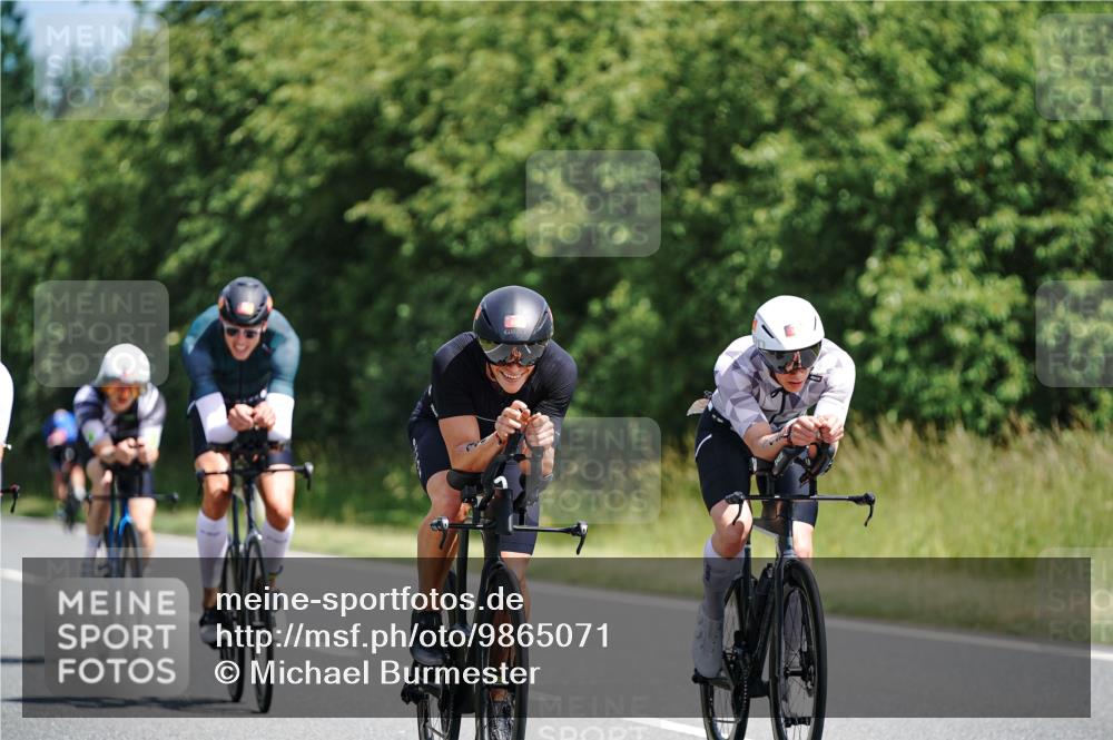 21.06.2026 - Viking Triathlon Michael Burmester http://msf.ph/oto/9865071 21.06.2026 11:52:56 Radfahren 104, 109, 135, 145, 160, 178, 180, 182, 202, 383, 446, 452, 452, 496, 500, 515, 603, 610 meine-sportfotos.de