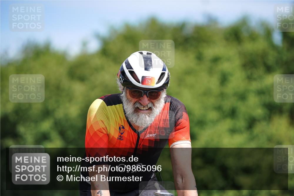21.06.2026 - Viking Triathlon Michael Burmester http://msf.ph/oto/9865096 21.06.2026 11:53:00 Radfahren 104, 109, 135, 145, 160, 178, 182, 202, 202, 383, 446, 452, 496, 500, 515, 603, 610 meine-sportfotos.de