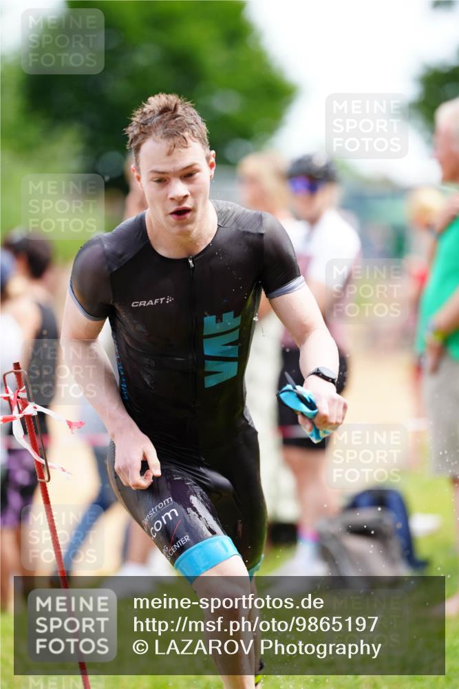 21.06.2026 - 29. Vierlanden-Triathlon LAZAROV Photography http://msf.ph/oto/9865197 21.06.2026 12:57:35 Schwimmen 1052, 1056 meine-sportfotos.de