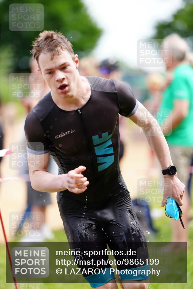 21.06.2026 - 29. Vierlanden-Triathlon LAZAROV Photography http://msf.ph/oto/9865199 21.06.2026 12:57:35 Schwimmen 1052, 1056 meine-sportfotos.de