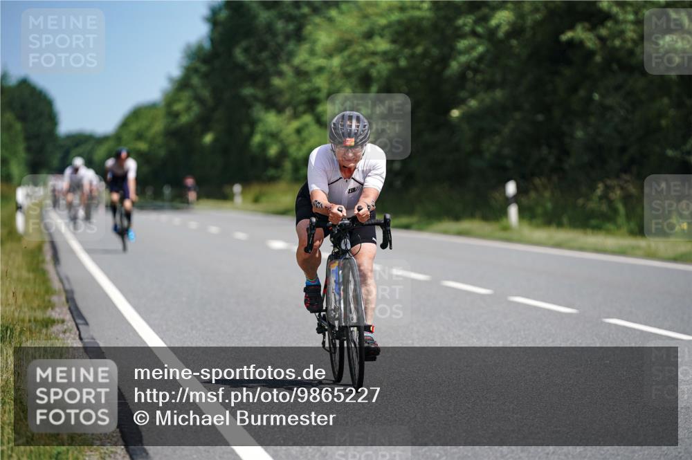 21.06.2026 - Viking Triathlon Michael Burmester http://msf.ph/oto/9865227 21.06.2026 11:54:10 Radfahren 62, 81, 143, 209, 231, 309, 347, 354, 424, 448, 454, 579, 662 meine-sportfotos.de