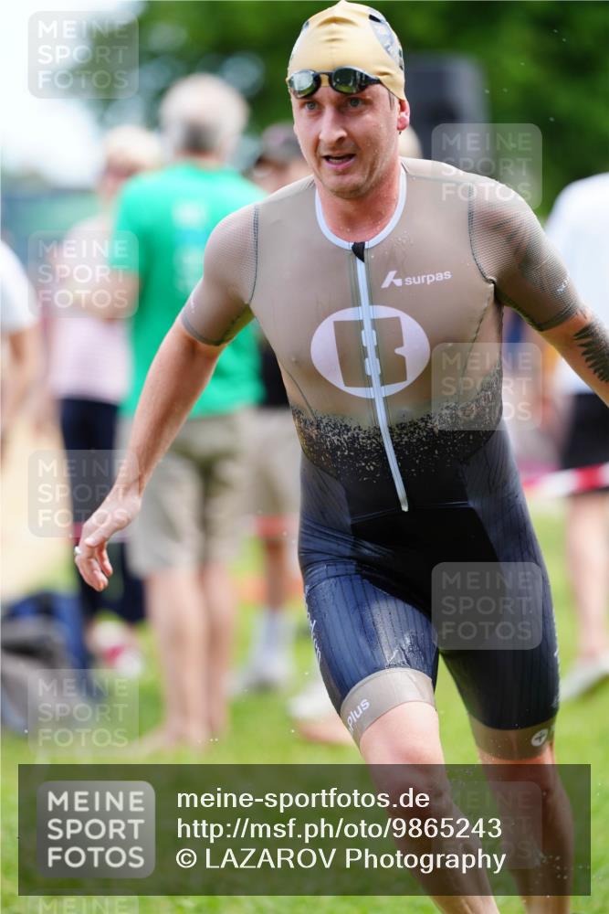 21.06.2026 - 29. Vierlanden-Triathlon LAZAROV Photography http://msf.ph/oto/9865243 21.06.2026 12:58:44 Schwimmen 1027, 1044, 1059, 1066 meine-sportfotos.de