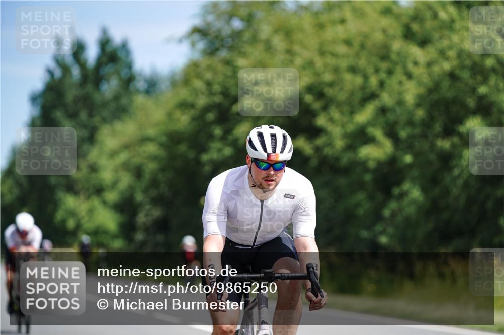 21.06.2026 - Viking Triathlon Michael Burmester http://msf.ph/oto/9865250 21.06.2026 11:54:19 Radfahren 81, 114, 143, 209, 234, 243, 264, 265, 309, 347, 392, 417, 447, 530, 579, 662, 662 meine-sportfotos.de