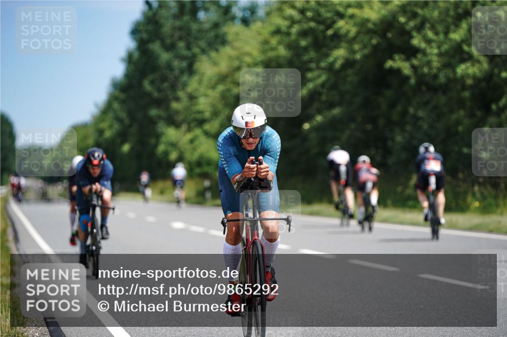 21.06.2026 - Viking Triathlon Michael Burmester http://msf.ph/oto/9865292 21.06.2026 11:54:39 Radfahren 2, 19, 114, 213, 234, 243, 264, 265, 345, 392, 399, 417, 431, 447, 504, 530, 627, 662 meine-sportfotos.de