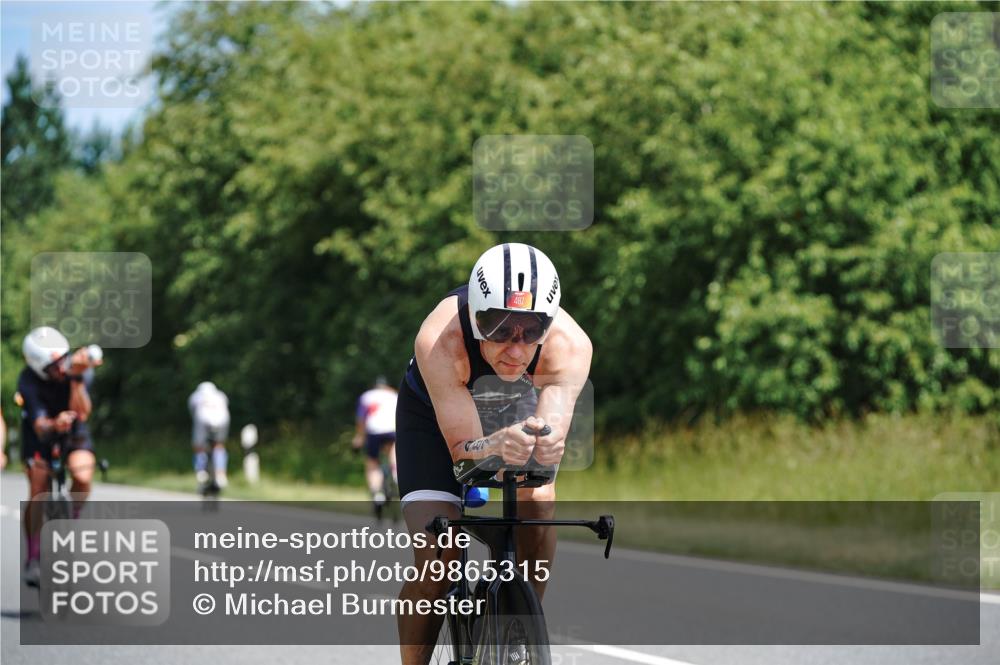 21.06.2026 - Viking Triathlon Michael Burmester http://msf.ph/oto/9865315 21.06.2026 11:56:14 Radfahren 18, 131, 133, 321, 334, 341, 405, 432, 436, 439, 486, 487, 506, 533, 533 meine-sportfotos.de