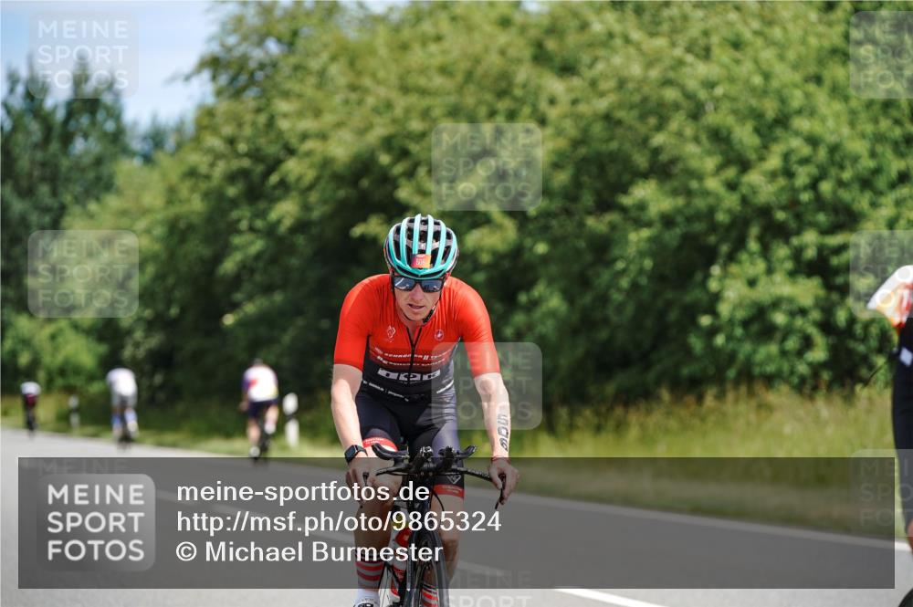 21.06.2026 - Viking Triathlon Michael Burmester http://msf.ph/oto/9865324 21.06.2026 11:56:16 Radfahren 18, 131, 133, 321, 334, 341, 405, 432, 436, 436, 439, 487, 506, 533, 533 meine-sportfotos.de