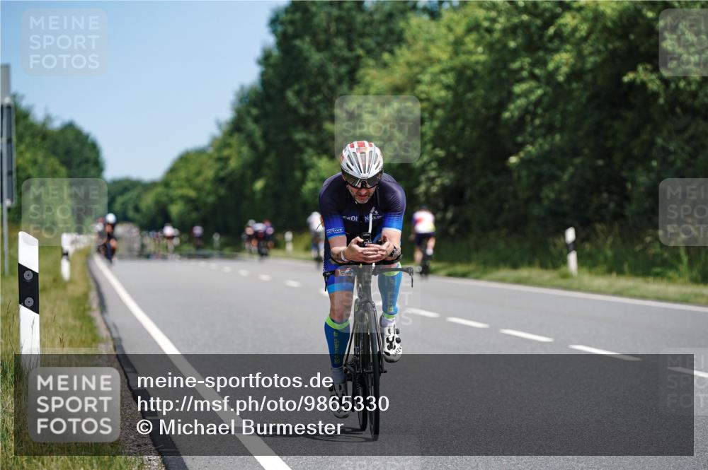 21.06.2026 - Viking Triathlon Michael Burmester http://msf.ph/oto/9865330 21.06.2026 11:56:18 Radfahren 18, 131, 133, 321, 334, 341, 405, 432, 436, 436, 470, 487, 506, 533, 533 meine-sportfotos.de