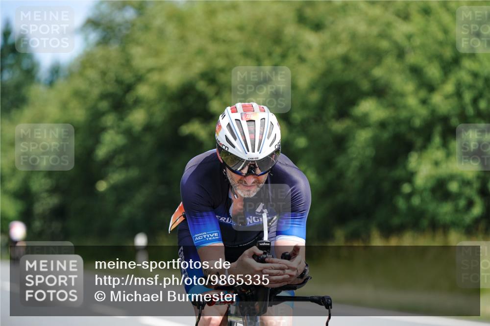 21.06.2026 - Viking Triathlon Michael Burmester http://msf.ph/oto/9865335 21.06.2026 11:56:20 Radfahren 18, 131, 133, 321, 334, 341, 405, 432, 436, 436, 470, 487, 506, 533, 533 meine-sportfotos.de