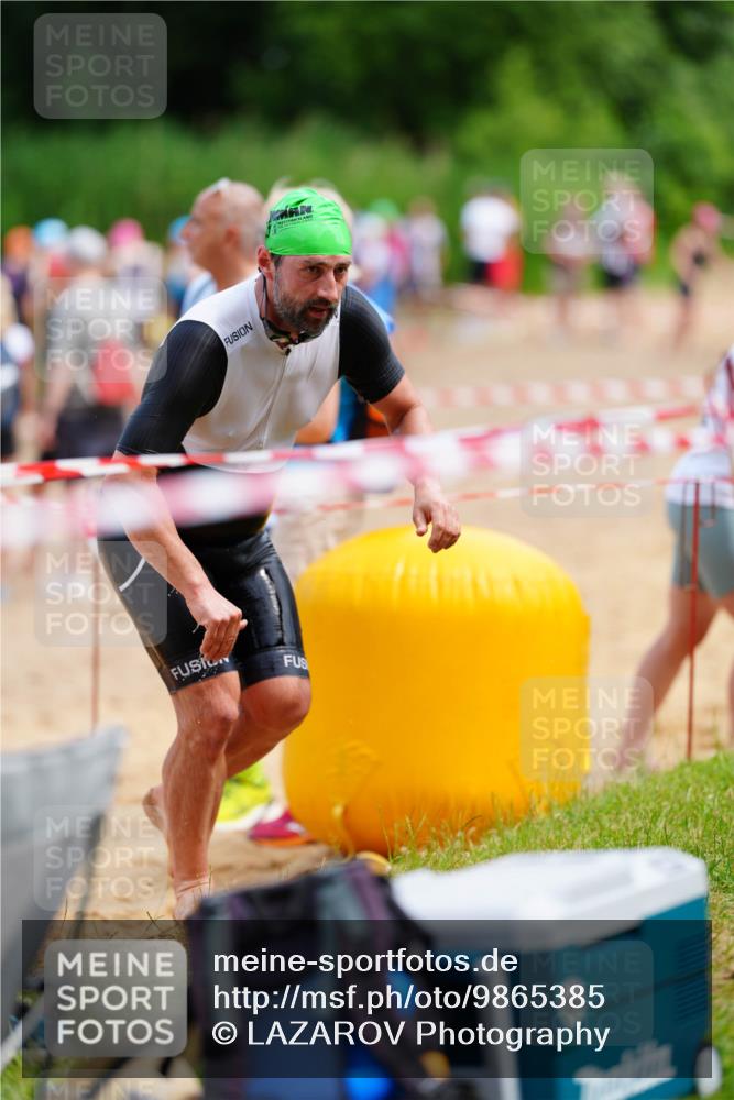 21.06.2026 - 29. Vierlanden-Triathlon LAZAROV Photography http://msf.ph/oto/9865385 21.06.2026 13:01:26 Schwimmen 1038, 1057, 1085 meine-sportfotos.de