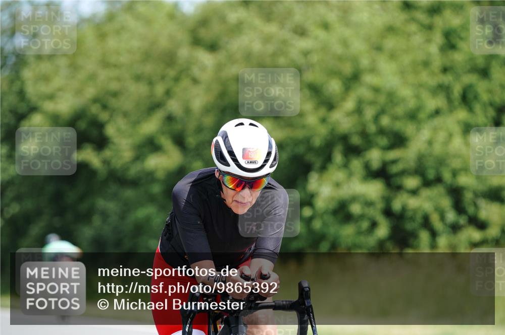 21.06.2026 - Viking Triathlon Michael Burmester http://msf.ph/oto/9865392 21.06.2026 11:57:15 Radfahren 25, 134, 137, 158, 190, 225, 253, 344, 369, 388, 449, 469, 547, 575, 630, 630 meine-sportfotos.de