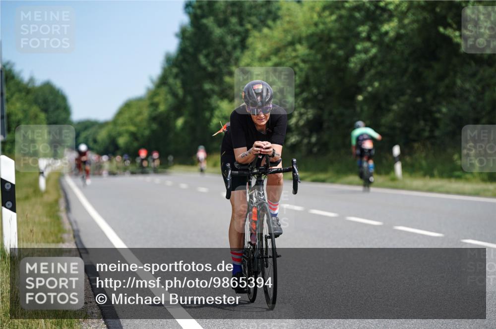21.06.2026 - Viking Triathlon Michael Burmester http://msf.ph/oto/9865394 21.06.2026 11:57:16 Radfahren 25, 134, 137, 158, 190, 225, 253, 344, 369, 388, 449, 469, 547, 575, 630, 630 meine-sportfotos.de