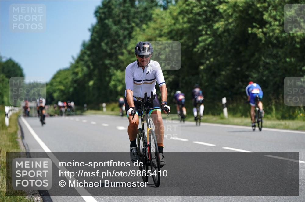 21.06.2026 - Viking Triathlon Michael Burmester http://msf.ph/oto/9865410 21.06.2026 11:57:56 Radfahren 54, 192, 275, 352, 430, 453, 523, 605, 607, 628, 667 meine-sportfotos.de