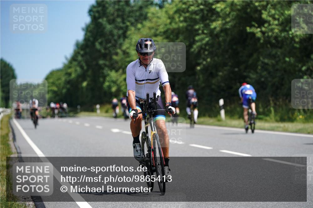21.06.2026 - Viking Triathlon Michael Burmester http://msf.ph/oto/9865413 21.06.2026 11:57:56 Radfahren 54, 192, 275, 352, 430, 453, 523, 605, 607, 628, 667 meine-sportfotos.de