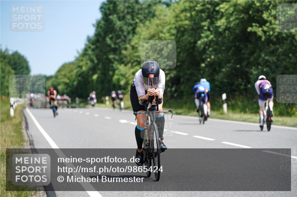 21.06.2026 - Viking Triathlon Michael Burmester http://msf.ph/oto/9865424 21.06.2026 11:58:02 Radfahren 54, 192, 275, 352, 430, 453, 523, 605, 667 meine-sportfotos.de