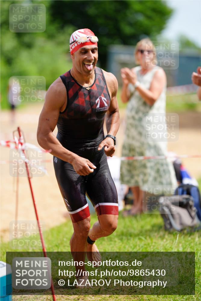 21.06.2026 - 29. Vierlanden-Triathlon LAZAROV Photography http://msf.ph/oto/9865430 21.06.2026 13:02:45 Schwimmen 1074 meine-sportfotos.de