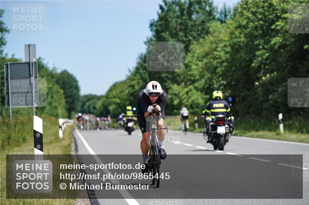 21.06.2026 - Viking Triathlon Michael Burmester http://msf.ph/oto/9865445 21.06.2026 11:58:14 Radfahren 5, 36, 48, 192, 192, 208, 221, 223, 232, 251, 312, 430, 466, 494, 517, 605, 654, 667 meine-sportfotos.de