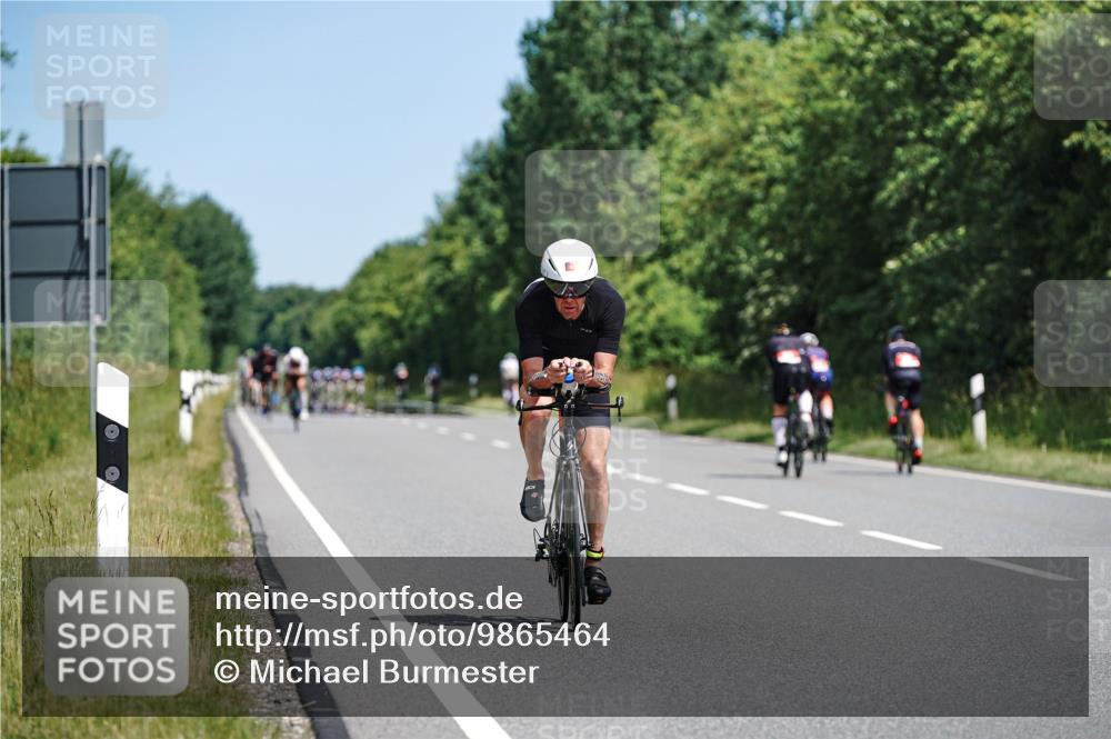 21.06.2026 - Viking Triathlon Michael Burmester http://msf.ph/oto/9865464 21.06.2026 11:58:32 Radfahren 5, 36, 36, 48, 139, 164, 192, 208, 208, 221, 223, 230, 232, 251, 278, 312, 353, 358, 375, 466, 494, 517, 551, 563, 635, 654 meine-sportfotos.de