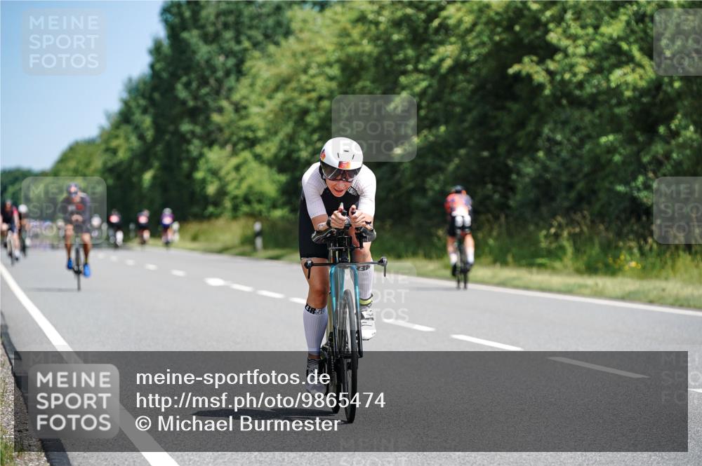 21.06.2026 - Viking Triathlon Michael Burmester http://msf.ph/oto/9865474 21.06.2026 11:58:41 Radfahren 5, 31, 36, 139, 164, 208, 208, 230, 251, 278, 330, 353, 358, 362, 371, 375, 466, 494, 517, 551, 563, 635, 635 meine-sportfotos.de