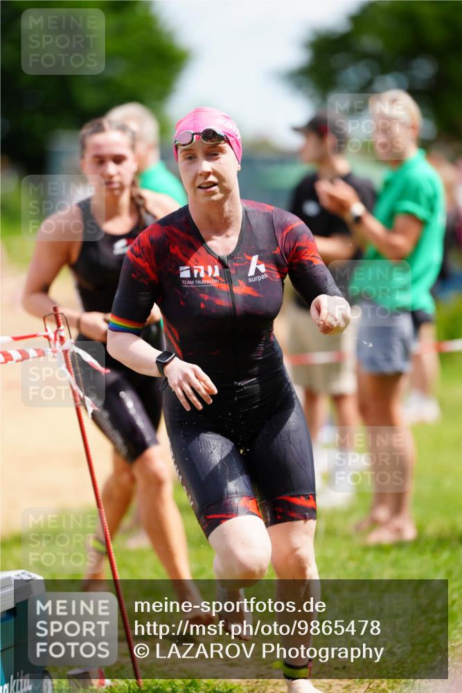 21.06.2026 - 29. Vierlanden-Triathlon LAZAROV Photography http://msf.ph/oto/9865478 21.06.2026 13:08:32 Schwimmen 1111, 1127, 1130, 1139 meine-sportfotos.de