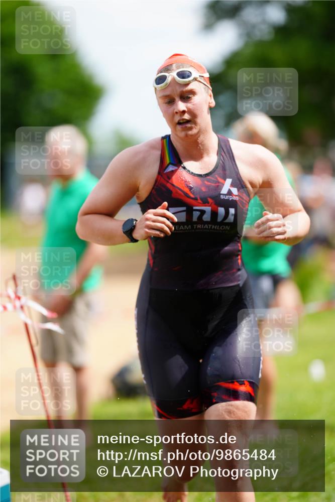 21.06.2026 - 29. Vierlanden-Triathlon LAZAROV Photography http://msf.ph/oto/9865484 21.06.2026 13:08:38 Schwimmen 1127, 1130, 1139 meine-sportfotos.de