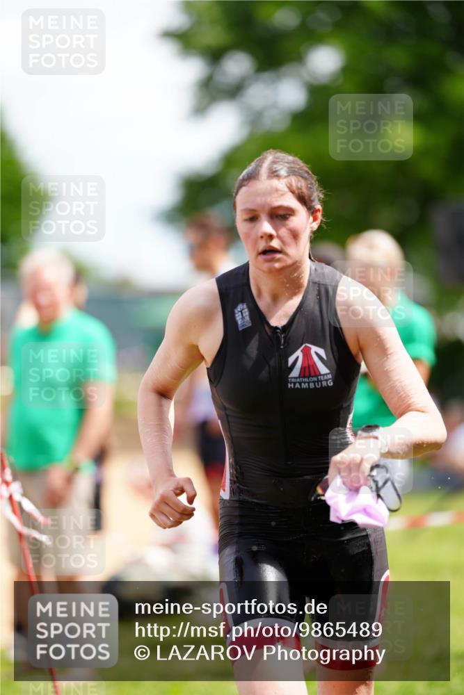21.06.2026 - 29. Vierlanden-Triathlon LAZAROV Photography http://msf.ph/oto/9865489 21.06.2026 13:09:06 Schwimmen 1103, 1121 meine-sportfotos.de