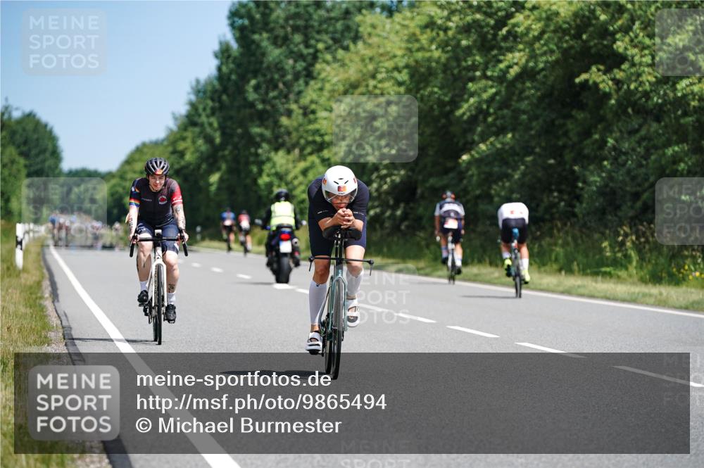 21.06.2026 - Viking Triathlon Michael Burmester http://msf.ph/oto/9865494 21.06.2026 11:58:49 Radfahren 31, 36, 105, 139, 164, 208, 230, 230, 278, 310, 330, 358, 362, 371, 375, 551, 563, 635, 635, 638 meine-sportfotos.de