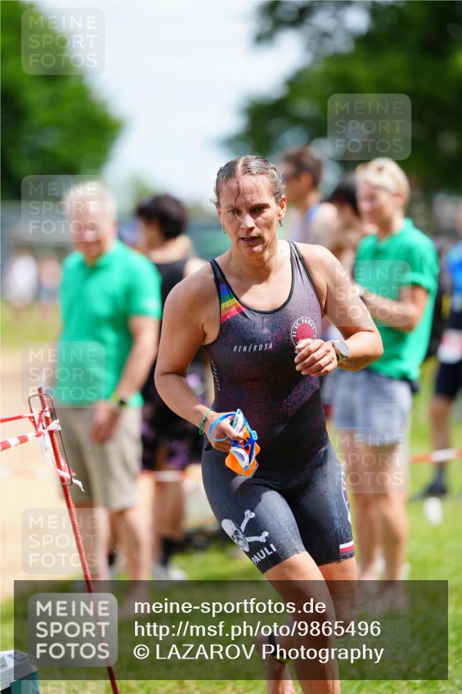 21.06.2026 - 29. Vierlanden-Triathlon LAZAROV Photography http://msf.ph/oto/9865496 21.06.2026 13:09:20 Schwimmen 1114 meine-sportfotos.de