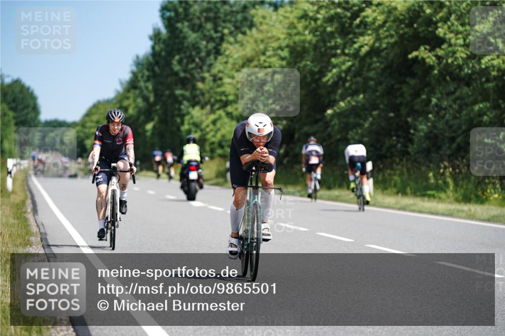 21.06.2026 - Viking Triathlon Michael Burmester http://msf.ph/oto/9865501 21.06.2026 11:58:49 Radfahren 31, 36, 105, 139, 164, 208, 230, 230, 278, 310, 330, 358, 362, 371, 375, 551, 563, 635, 635, 638 meine-sportfotos.de