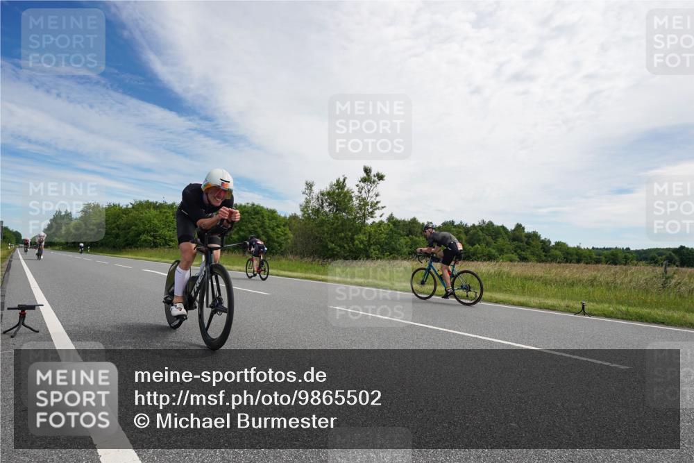 21.06.2026 - Viking Triathlon Michael Burmester http://msf.ph/oto/9865502 21.06.2026 11:05:19 Radfahren 2, 21, 44, 63, 95, 162, 166, 167, 266, 333, 517, 578, 655 meine-sportfotos.de