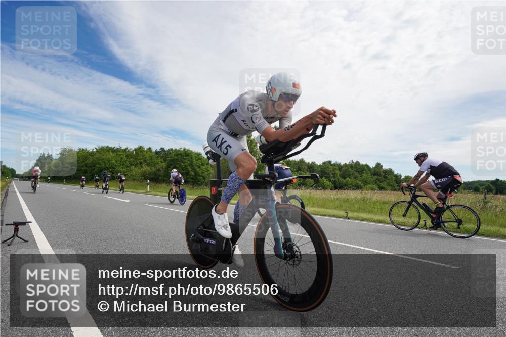 21.06.2026 - Viking Triathlon Michael Burmester http://msf.ph/oto/9865506 21.06.2026 11:05:21 Radfahren 2, 21, 95, 162, 166, 167, 333, 517, 578, 655 meine-sportfotos.de