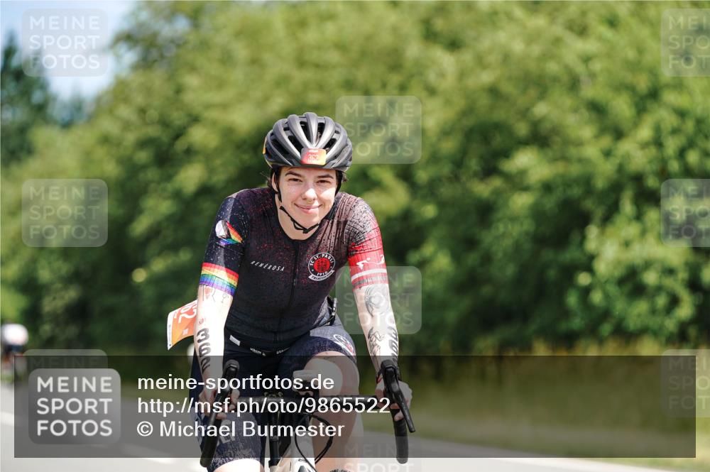 21.06.2026 - Viking Triathlon Michael Burmester http://msf.ph/oto/9865522 21.06.2026 11:58:52 Radfahren 31, 105, 139, 208, 230, 230, 310, 330, 358, 362, 371, 375, 444, 531, 551, 635, 635, 638 meine-sportfotos.de