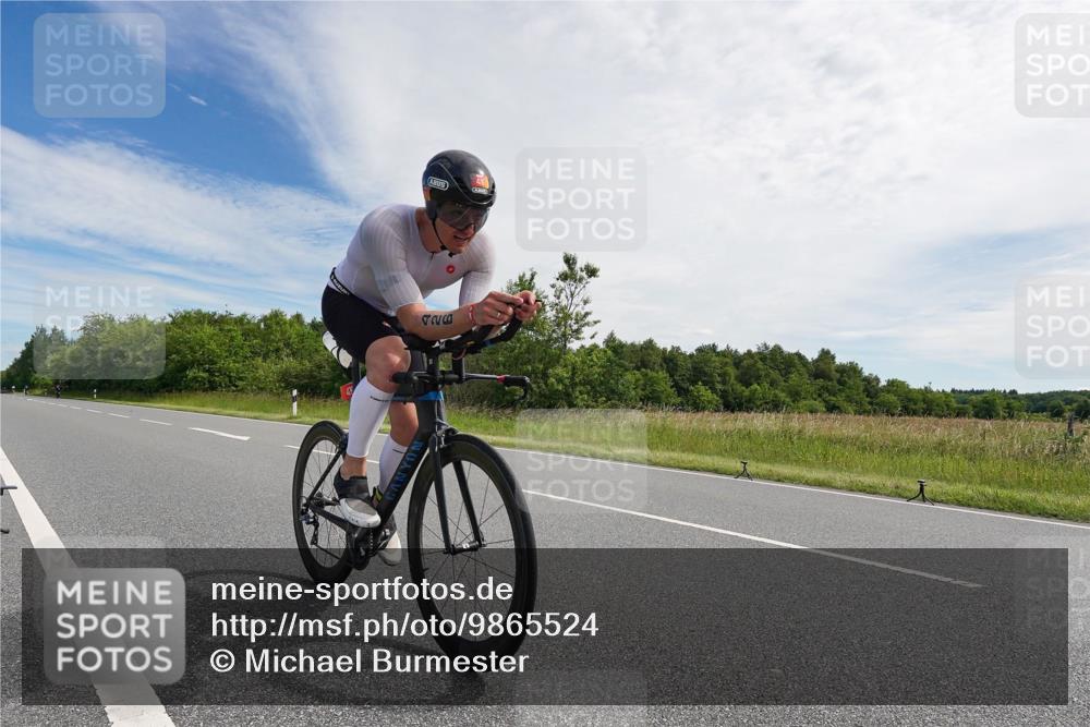21.06.2026 - Viking Triathlon Michael Burmester http://msf.ph/oto/9865524 21.06.2026 11:09:40 Radfahren 33, 119, 177, 312, 426, 565, 669 meine-sportfotos.de