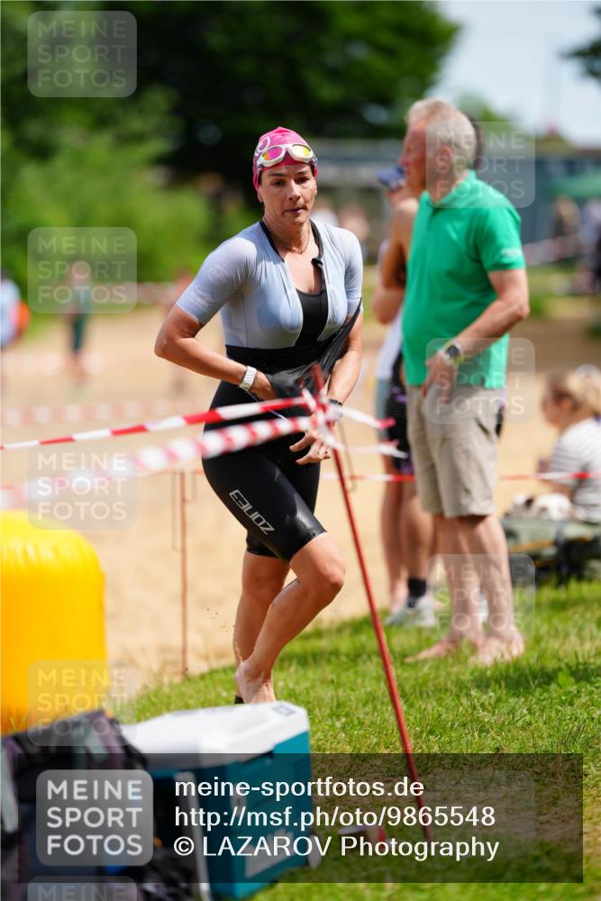 21.06.2026 - 29. Vierlanden-Triathlon LAZAROV Photography http://msf.ph/oto/9865548 21.06.2026 13:10:11 Schwimmen 1123, 1134, 1148 meine-sportfotos.de