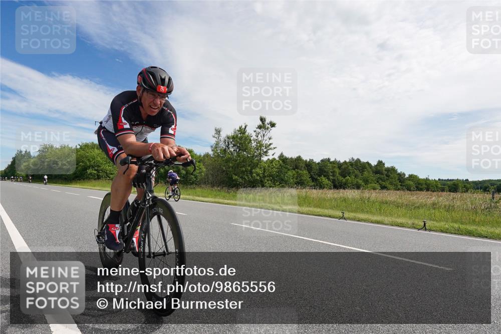 21.06.2026 - Viking Triathlon Michael Burmester http://msf.ph/oto/9865556 21.06.2026 11:11:11 Radfahren 36, 103, 183, 230, 251, 270, 310, 444, 569, 626, 662 meine-sportfotos.de